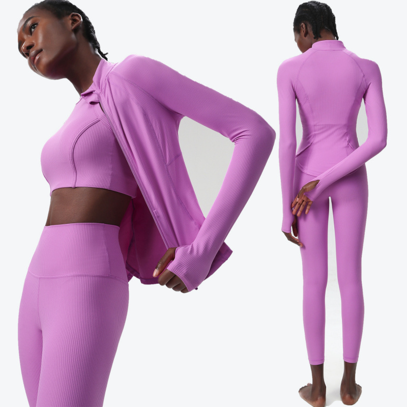 طقم ملابس رياضية مكون من 3 قطع - مراجعة Running Gear Woman وسعره