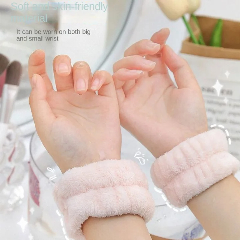 قطعتان من سوار غسل الوجه والمع - مراجعة Sweat Band Wrist وسعره