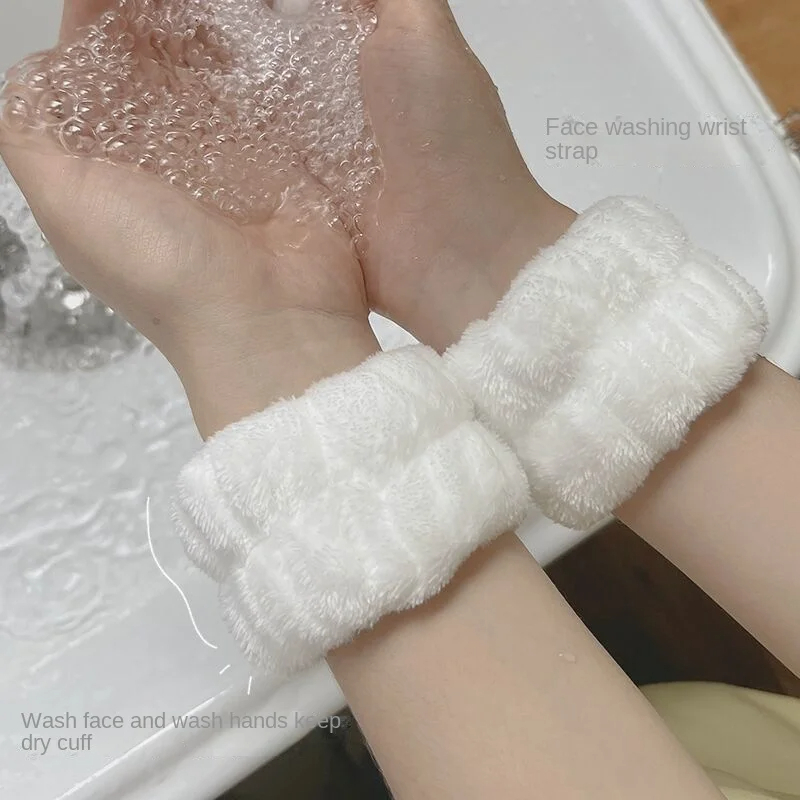 قطعتان من سوار غسل الوجه والمع - مراجعة Sweat Band Wrist وسعره